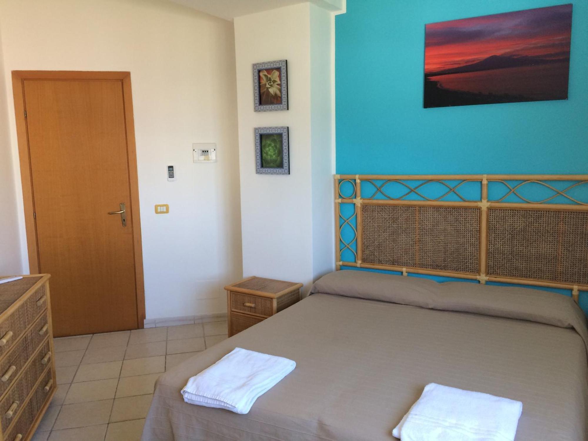 Hotel Il Triangolo Agnone Bagni Ngoại thất bức ảnh