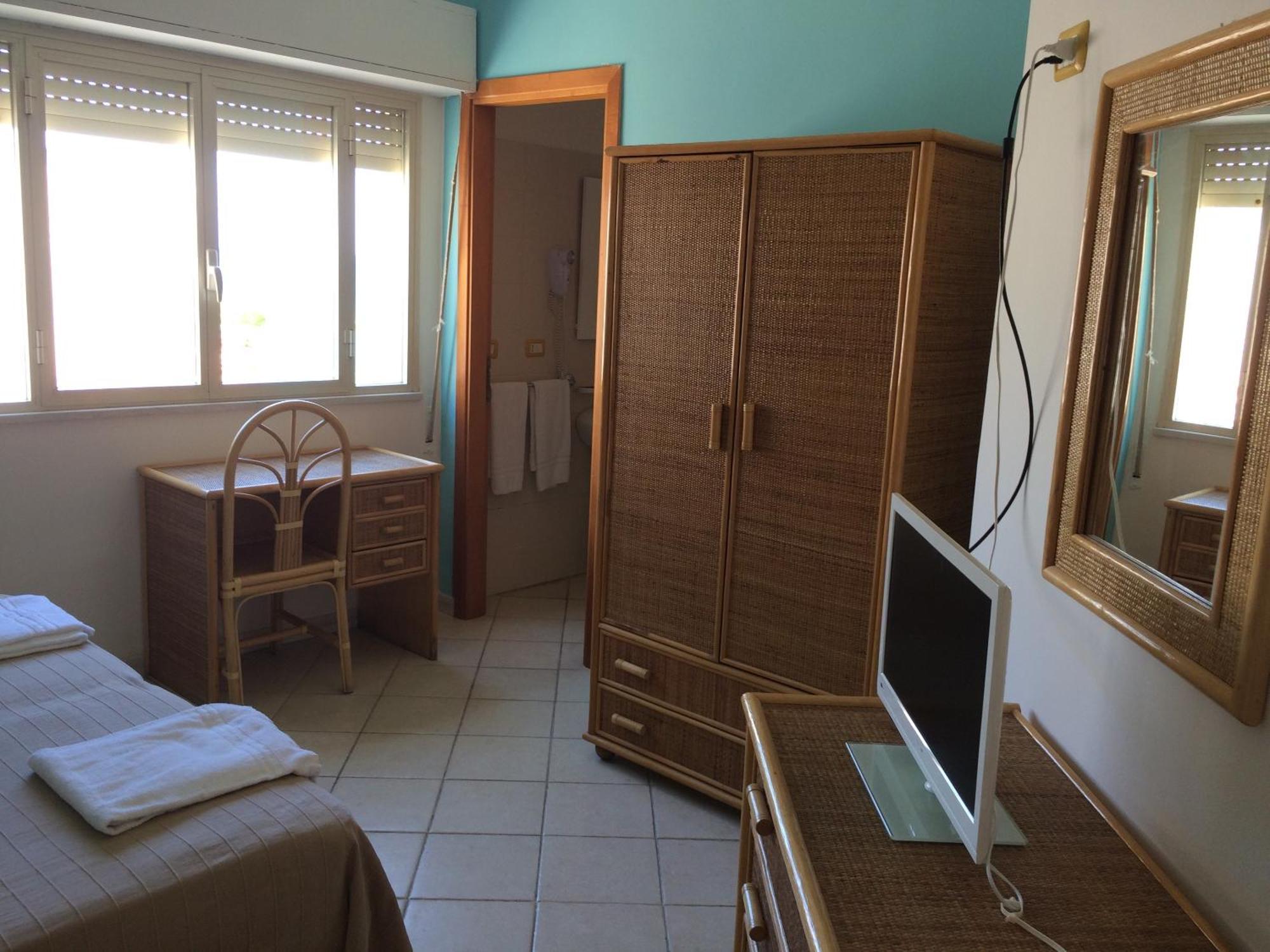 Hotel Il Triangolo Agnone Bagni Ngoại thất bức ảnh